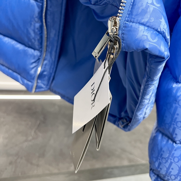 ハイクオリティダウンジャケット全体デザイン